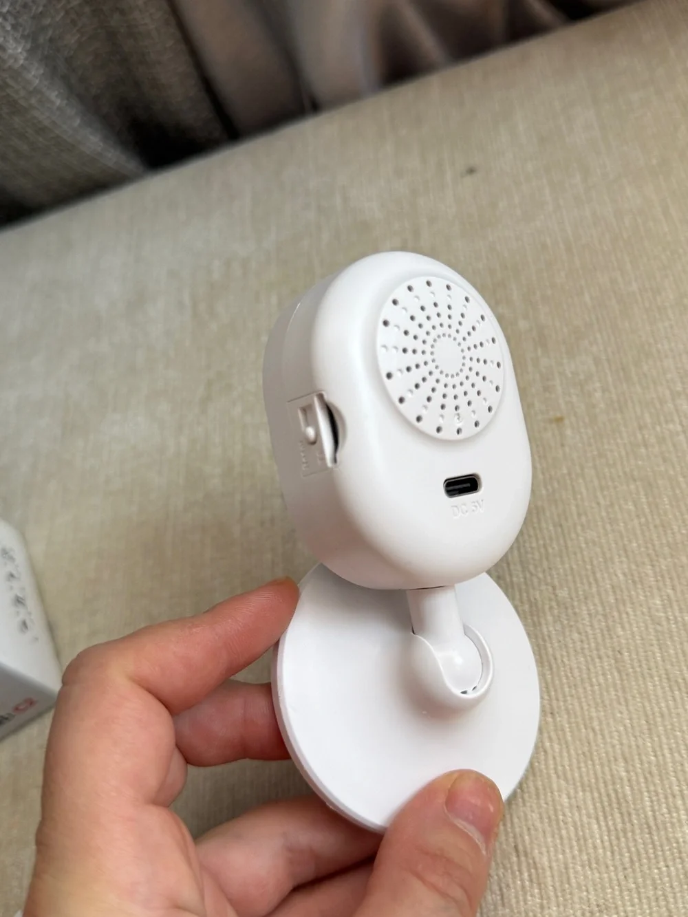 Compact White Home Wi‑Fi Security Camera (C2)
